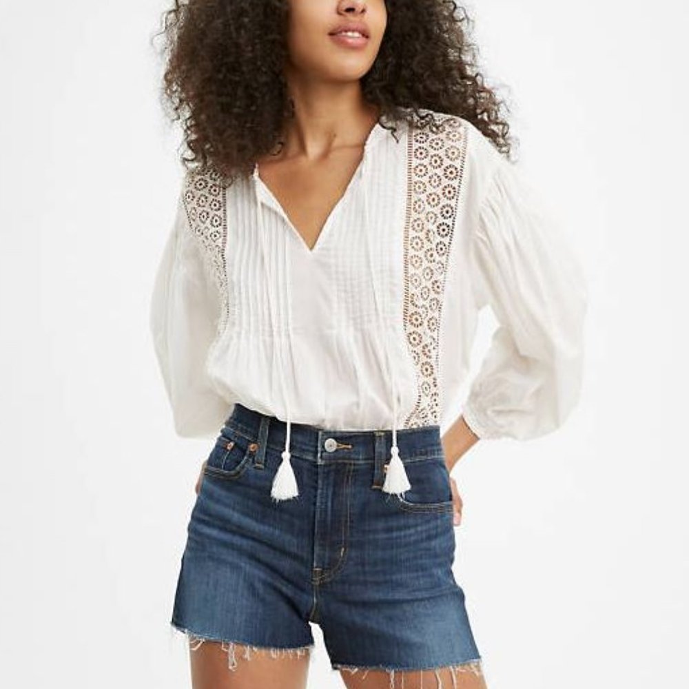 Women's Levi's High Rise Jean Shorts Size 27